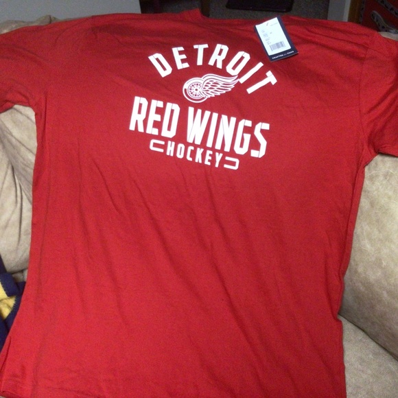 NWT NHL DETROIT REDWINGS tshirt - Picture 1 of 2